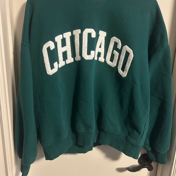 H&M Tops - H&M Teal Chicago Sweatshirt